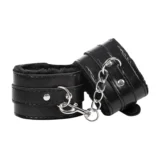 ZWART FAUX CUIR BOEIEN MET BONT VOERING EN KETTING
