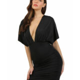 FLATTEREND ZWARTE BODYCON JURK MET DIEPE HALSLIJN